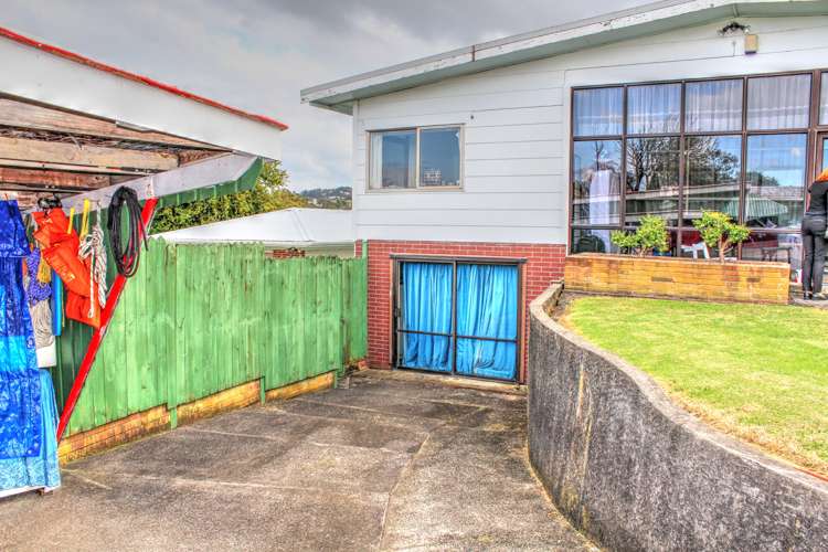 102 Titirangi Road New Lynn_10