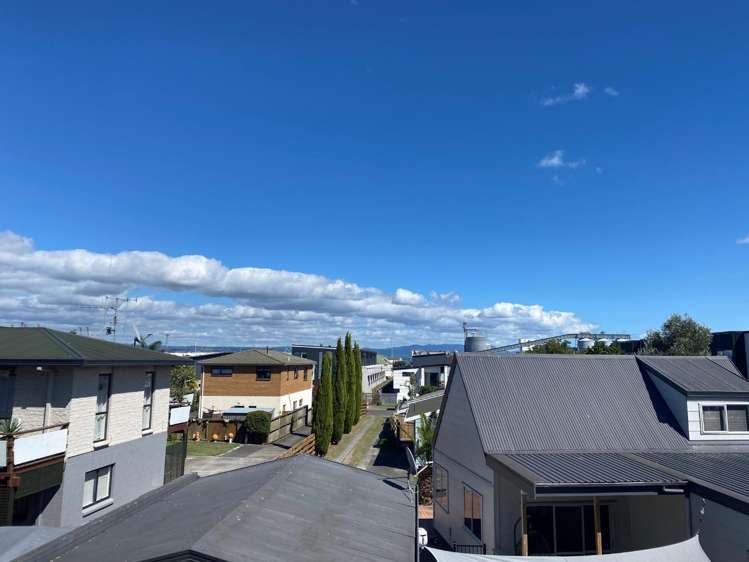 208/424 Maunganui Road 11229_11