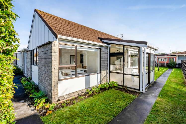 250 Tukapa Street Westown_15