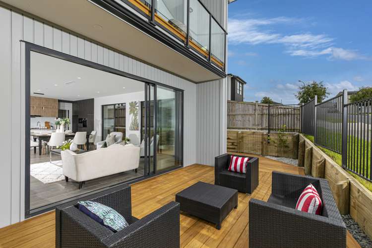 8 Canoe Lane Riverhead_4