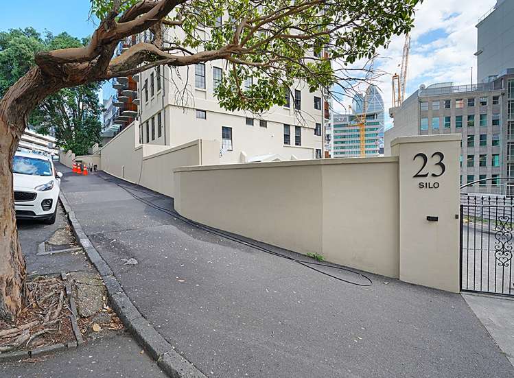 7N/23 Emily Place 10015_11