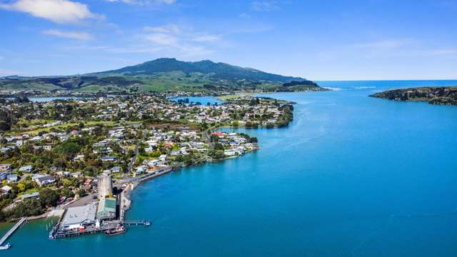 88 Wallis Street Raglan_1