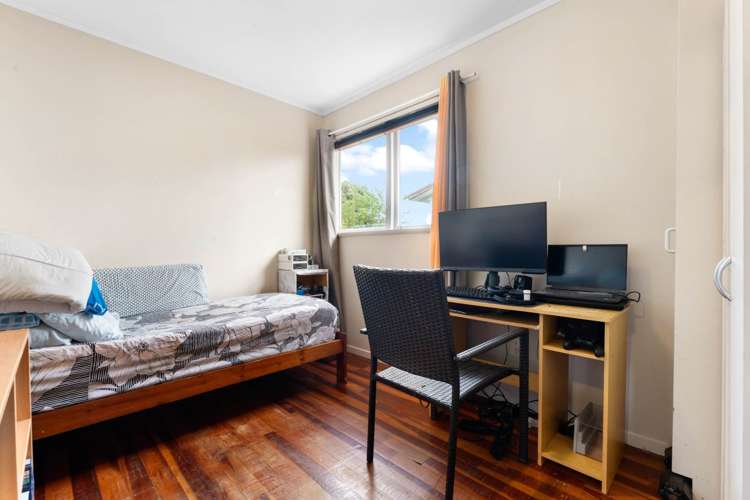 90 Riverpark Crescent Henderson_12