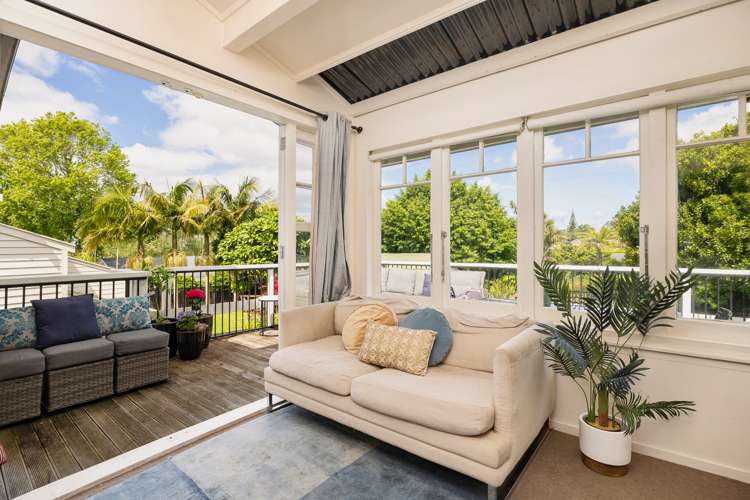 4 Summit Drive Mount Albert_16