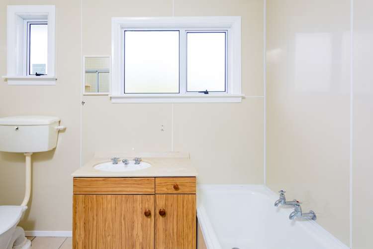 90 Racecourse Road Sockburn_10