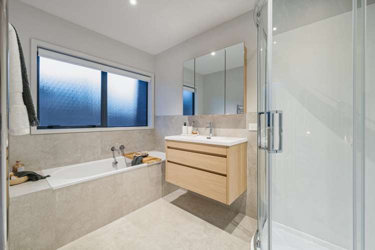 4 Magee Place East Tamaki Heights_13