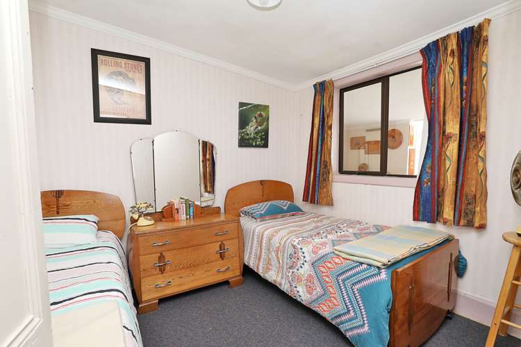 6 Manuka Street Colac Bay_11