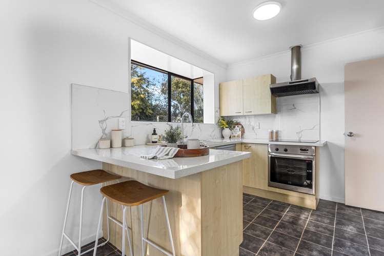 260f Breezes Road Aranui_4