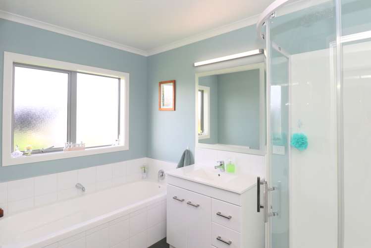 21 Sunrise Drive Seaward Bush_27