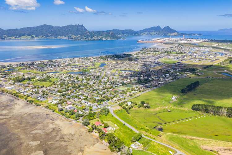 17 Pyle Road West One Tree Point_40