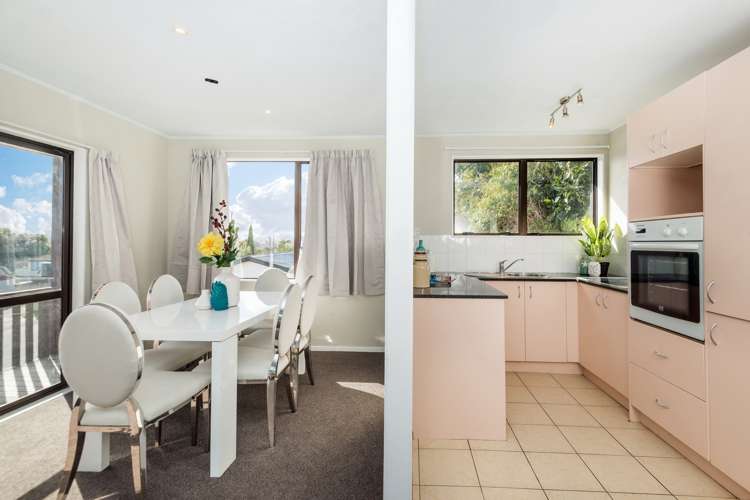 12 Halloran Place Massey_7