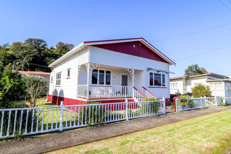 708 Mackay Street_0