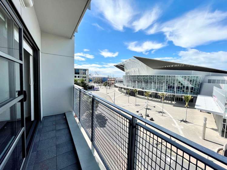 424/57 Mahuhu Crescent Auckland Central_11