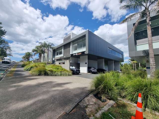 QUALITY SHOWROOM/OFFICE SPACE 328M²