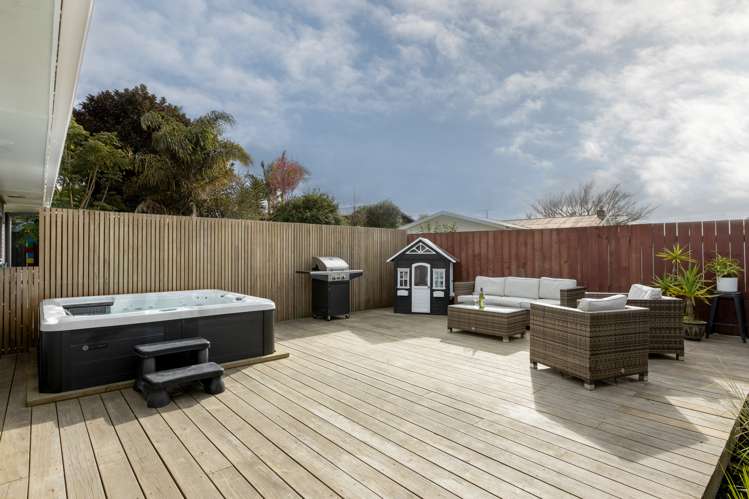 69 Emmett Street Greerton_18