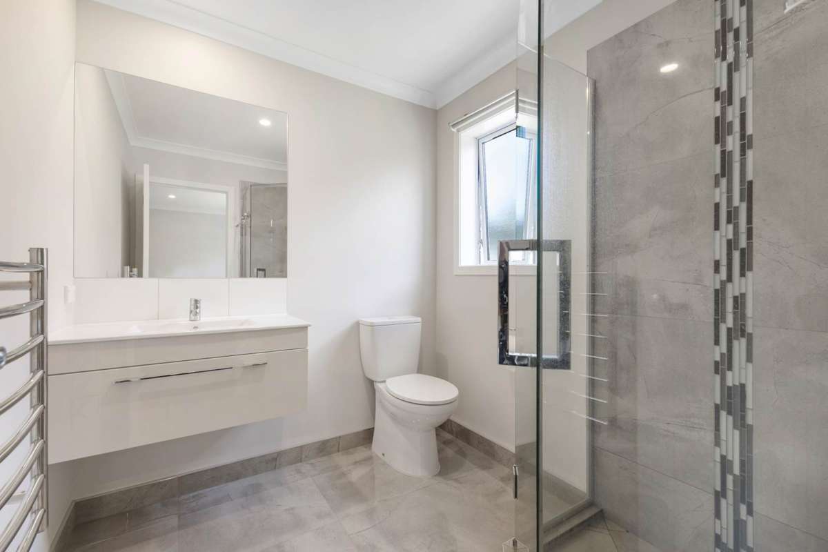 20 Regis Park Drive_4