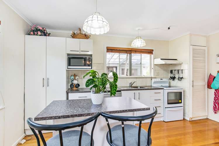 12 Lauderdale Road Birkdale_7