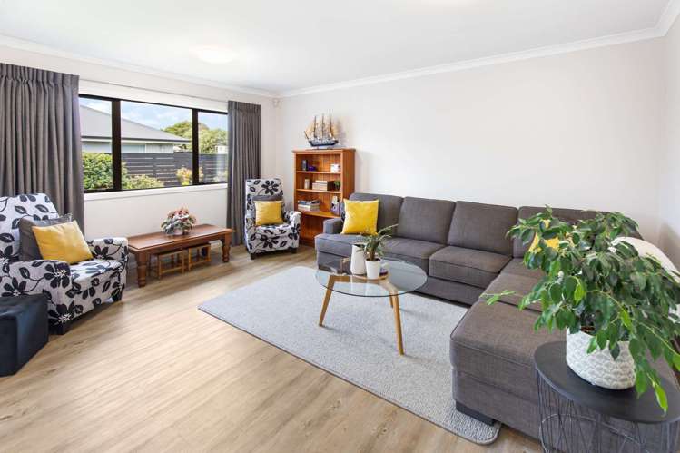 17 Tirimoana Place Otamatea_8