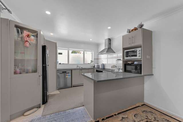 13 Bushpark Place Flat Bush_3