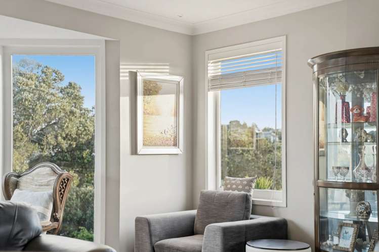 1 Churchill Road Murrays Bay_11