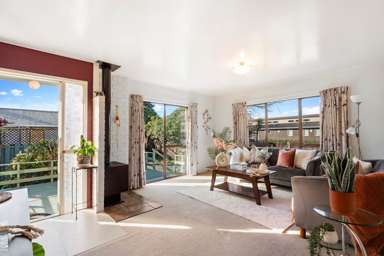 2/60 Beach Road_2