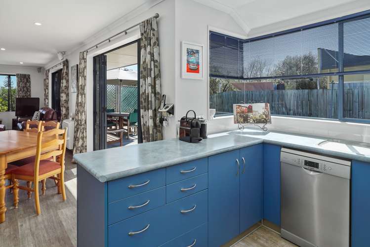 328 Suffolk Road Stoke_12