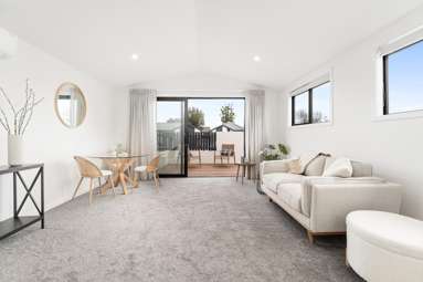 2-6 Armson Close_3