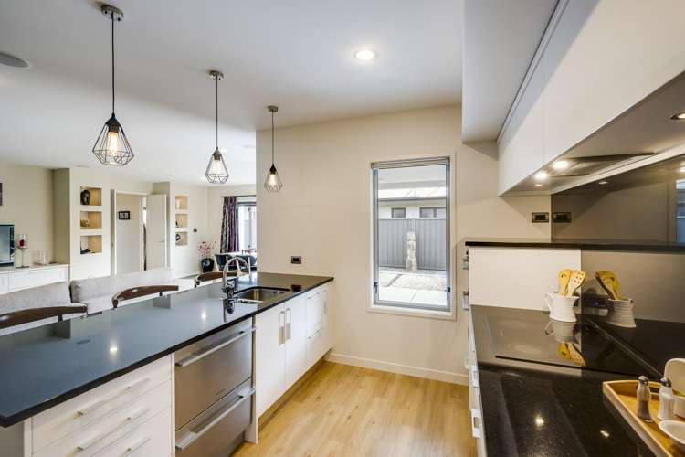 72 Orotu Drive Poraiti_6