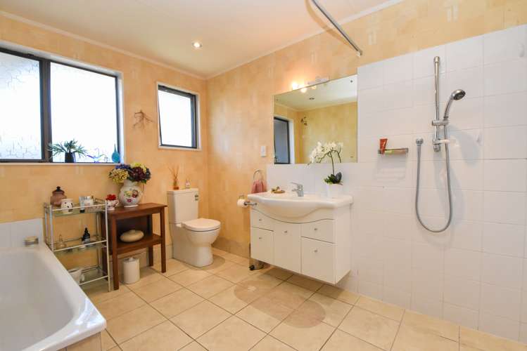 6 Chisholm Place Carterton_12