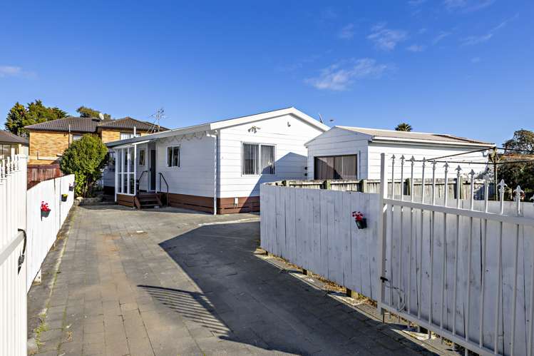 2/21 Gloucester Road Manurewa_0