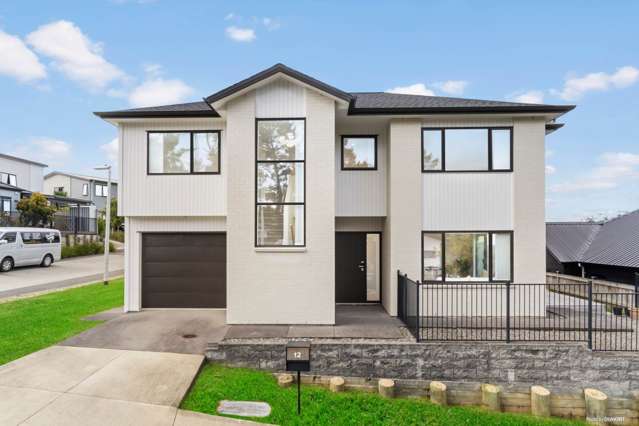 Freestanding Unique family home with views