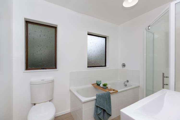 13 Forest Road Raumati South_10