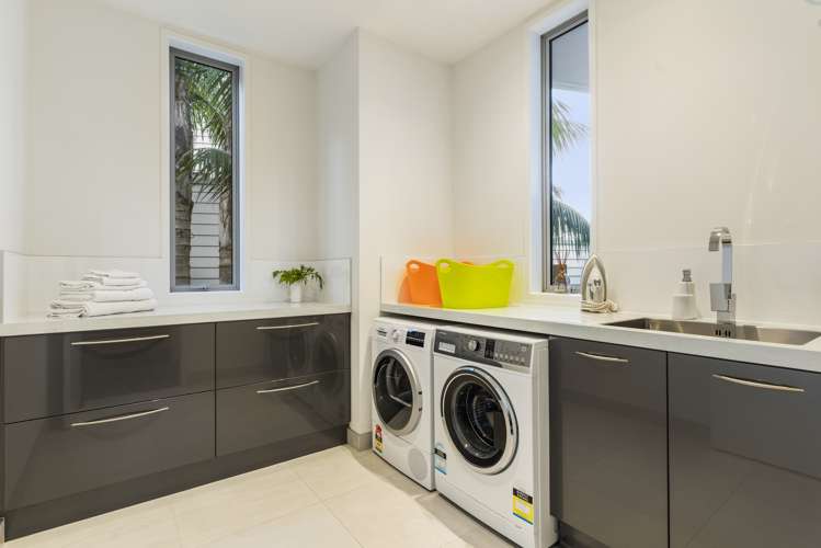 4a Beach Road Castor Bay_23