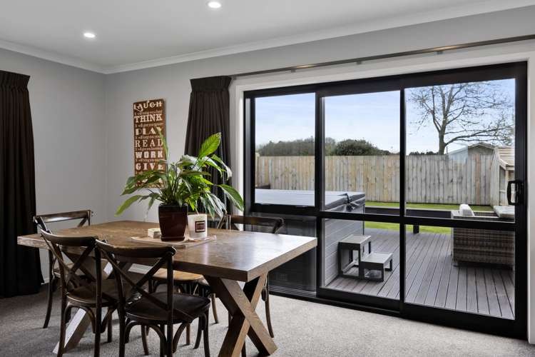 6 Montague Grove Stratford_7