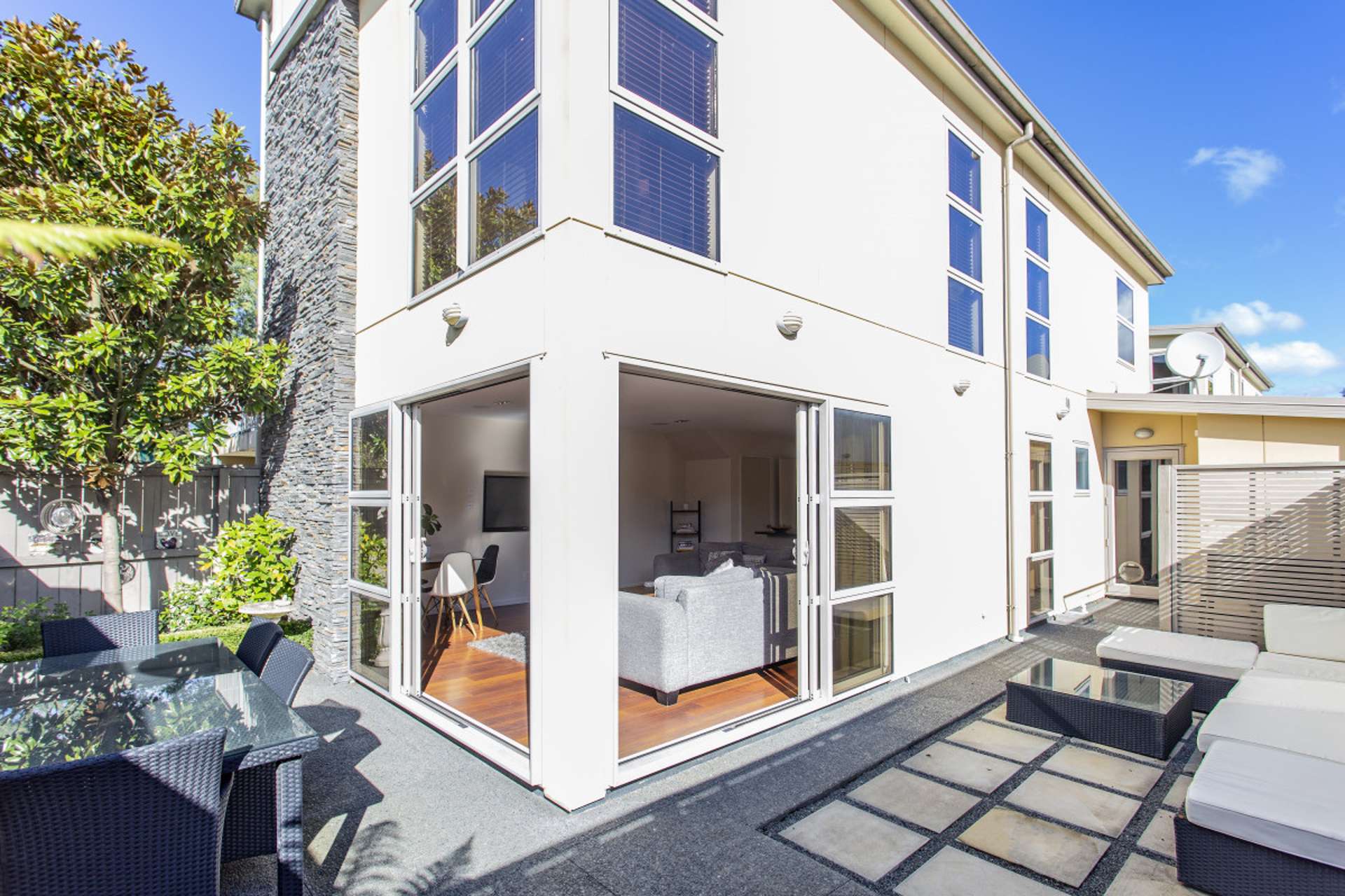 6 Elderwood Lane Edgeware_0