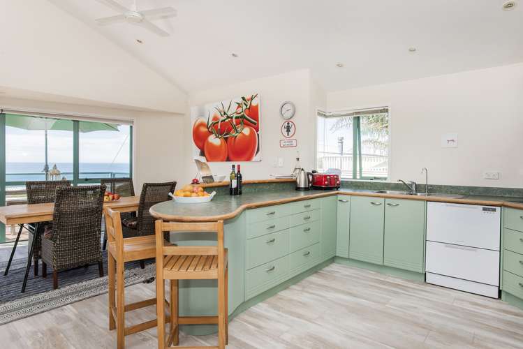 64 Moana Road Okitu_6