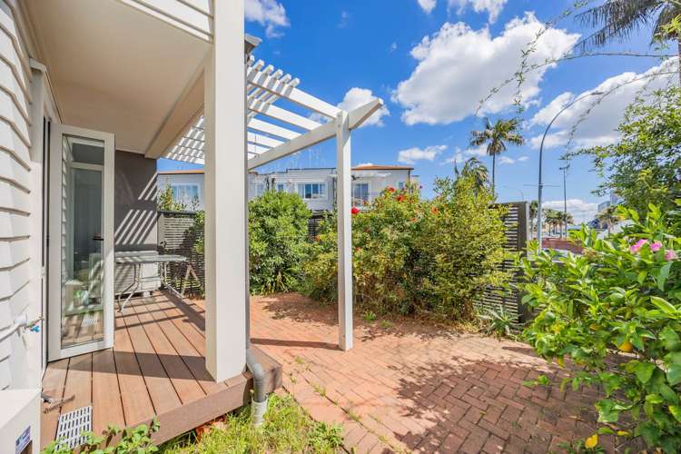 38/218 Green Lane West_1