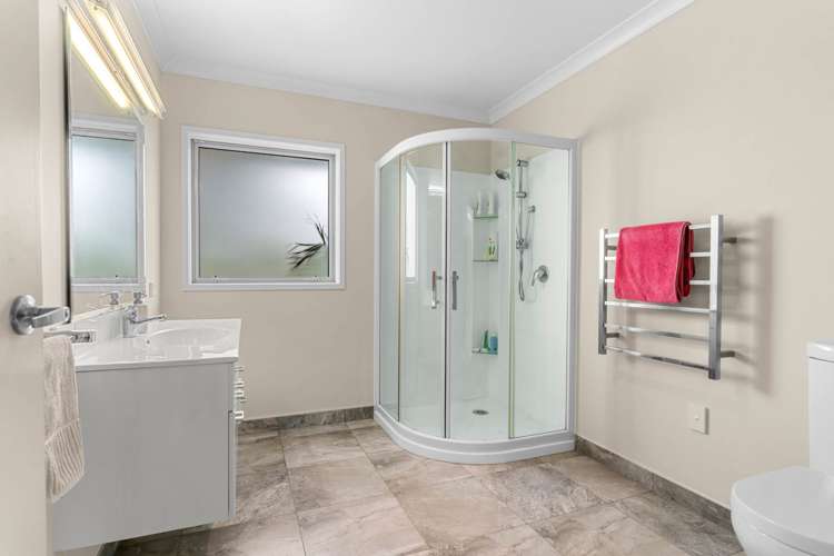 18 Kihi Place Ruakaka_13