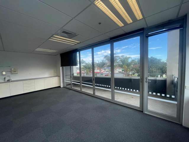 3.01/119 Apollo Drive Rosedale_3