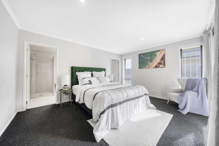 1 Captain Mitchell Drive_5