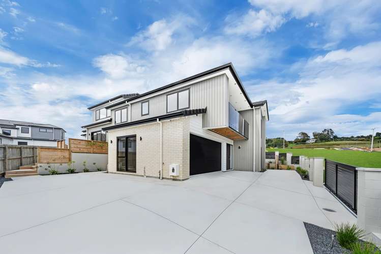 17 Ballyalton Crescent Flat Bush_33