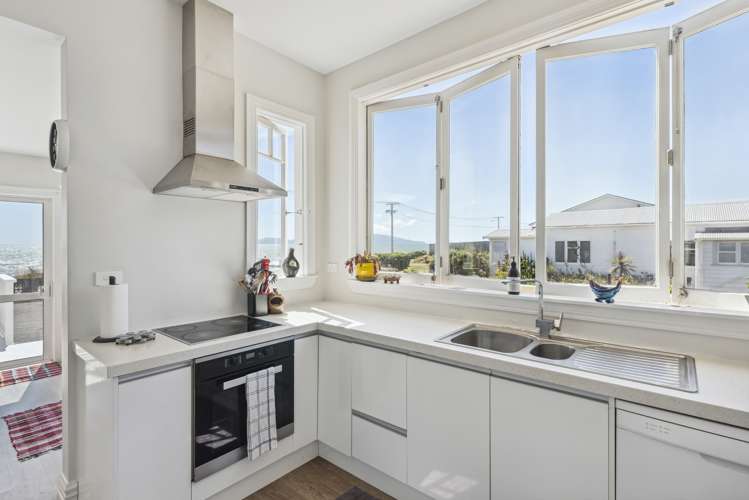 60 The Parade Paekakariki_3