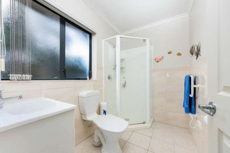 21 Raabia Close Parakai_11