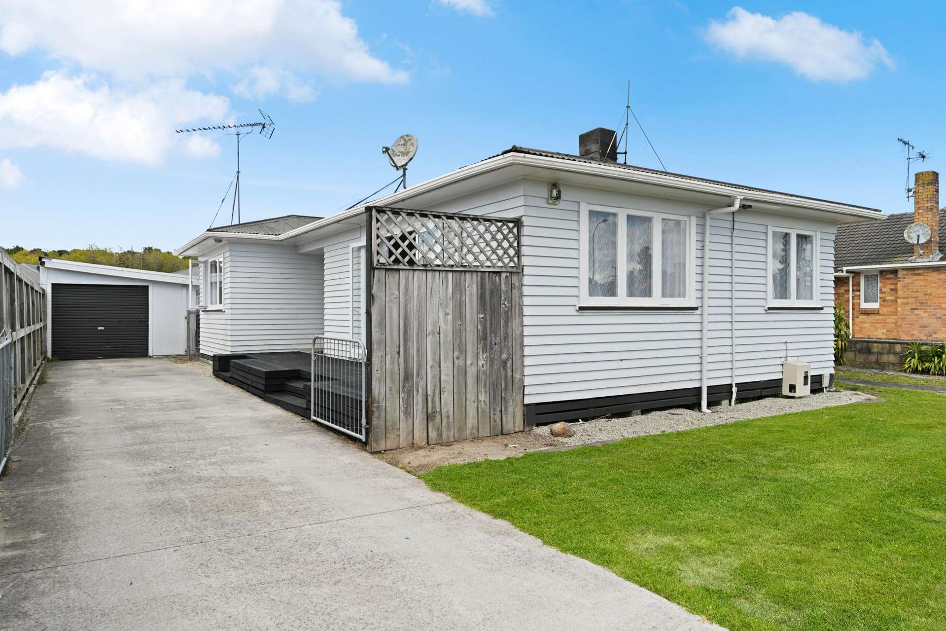 87 Montgomery Crescent Bader_0
