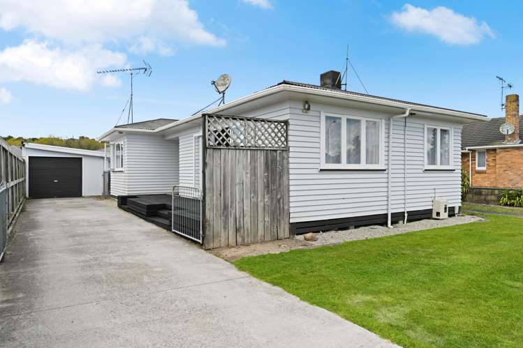 87 Montgomery Crescent_0