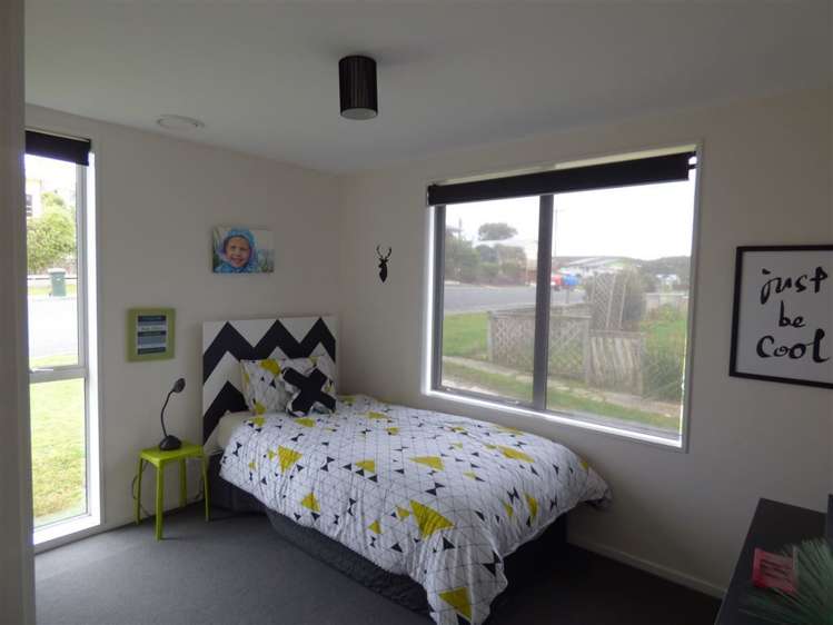 4 Hill Street Kaka Point_15