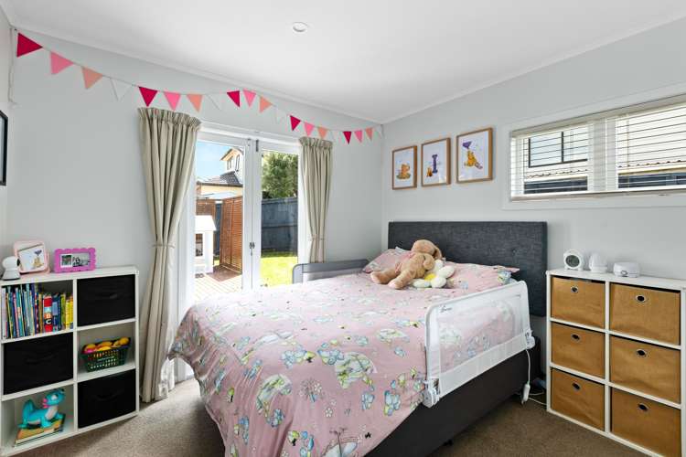 15 Gill Avenue Te Atatu Peninsula_15