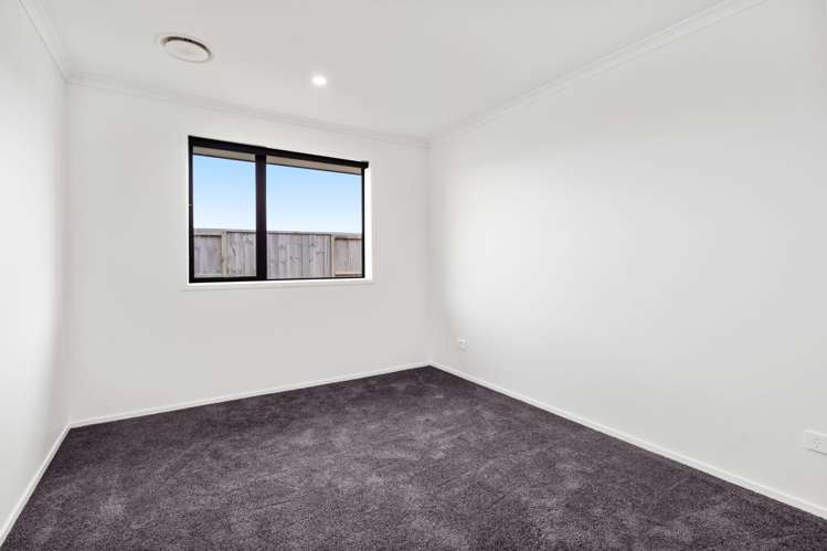 31 Saint Michael Crescent One Tree Point_18