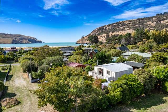 Le Bons Bay Beach Settlement