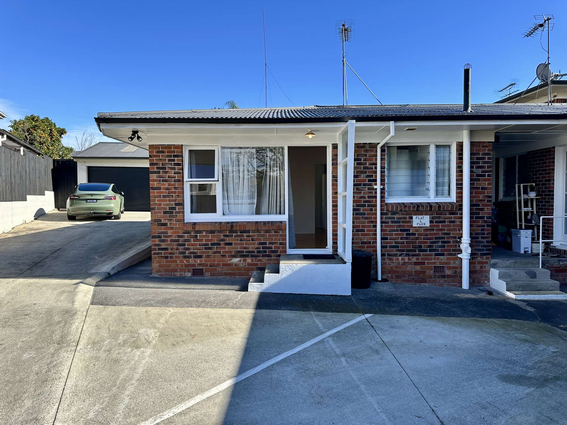 4/4 Rawalpindi Street Mount Albert_0